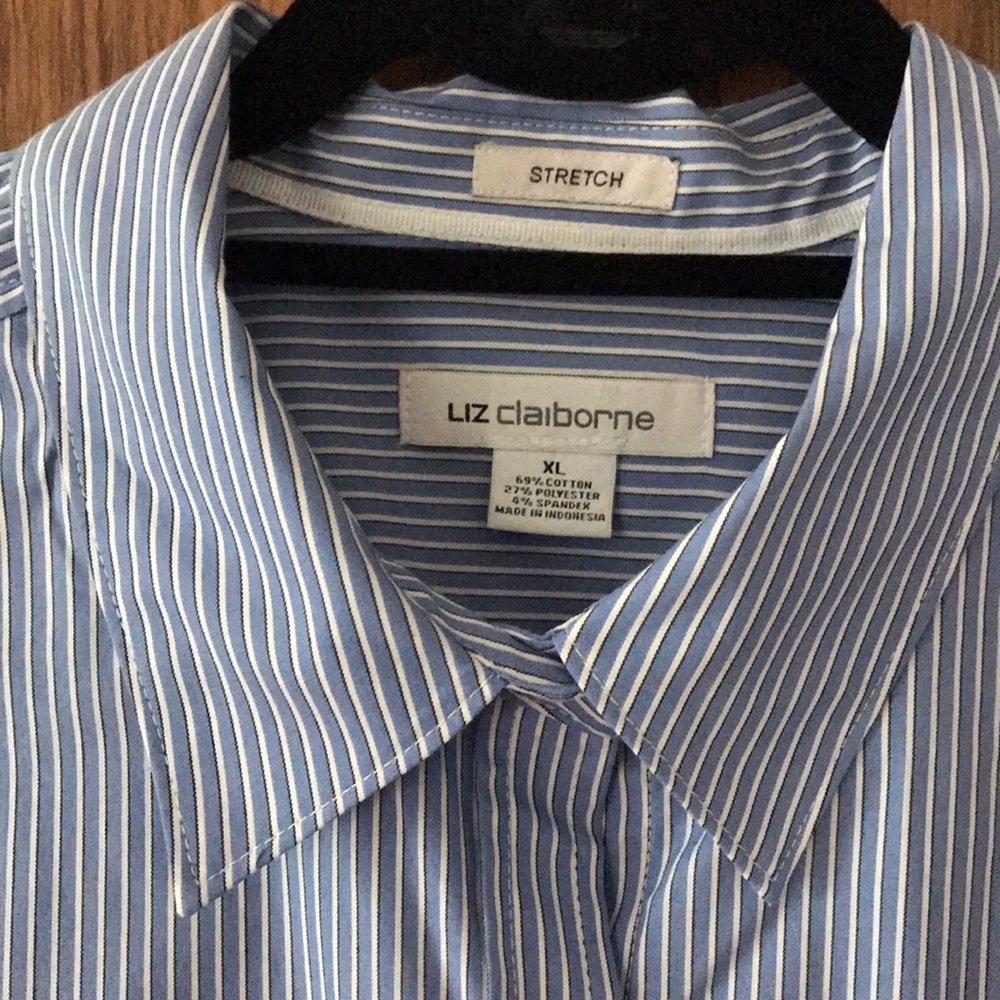 Liz Claiborne SS Stretch Shirt from JCP. - Picture 3 of 5